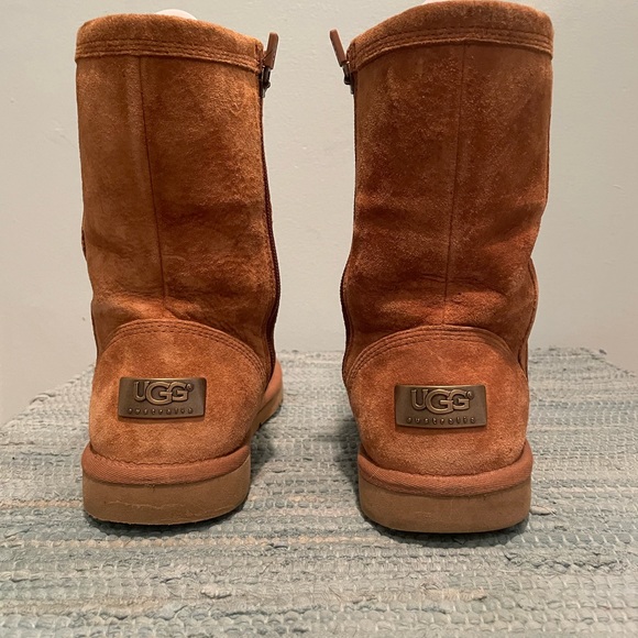 Ugg Womens Roslyn boot. Chestnut. Size 7 - Picture 2 of 8